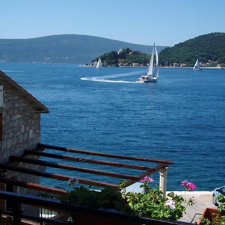 Apartments Villa Serventi Tivat Buitenkant foto